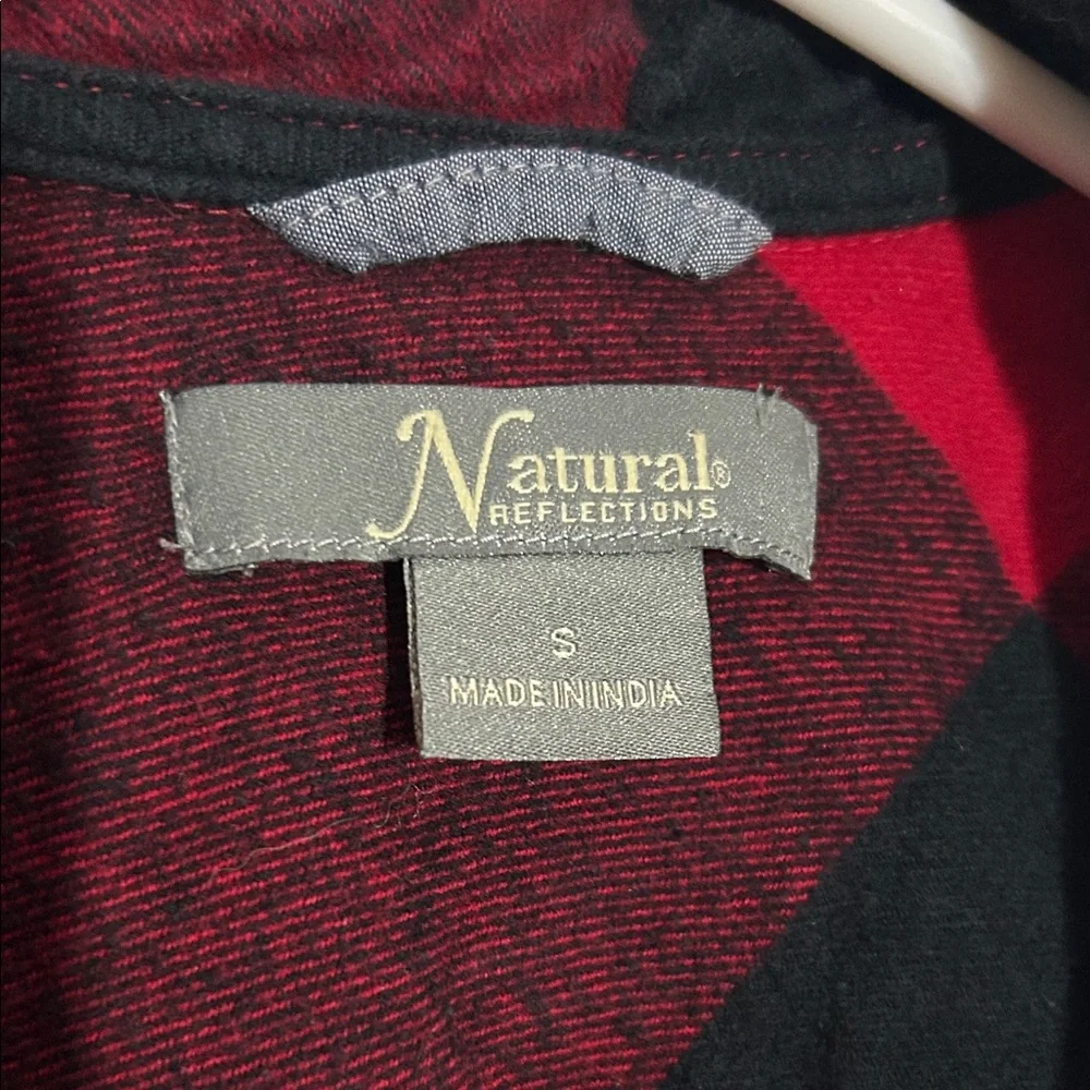 Buffalo plaid red and black fitted flannel - Picture 3 of 6